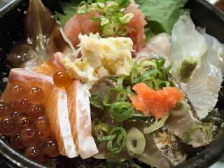 写真：おまかせ海鮮丼＠竹宗